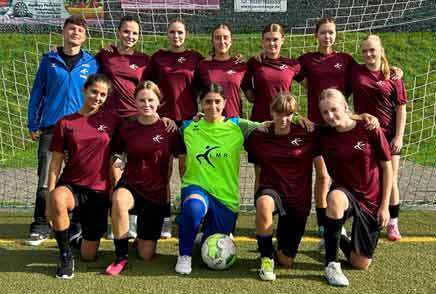 Lise-Meitner-Realschule-Mädchen-Fußball-Paderborn-DFB.jpg